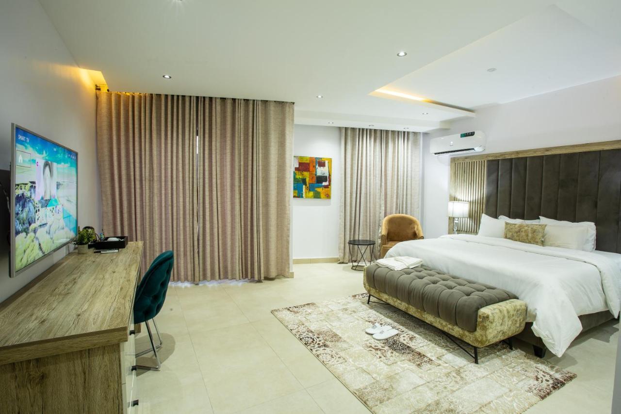 De Manchy Hotels & Suites Ибадан Екстериор снимка