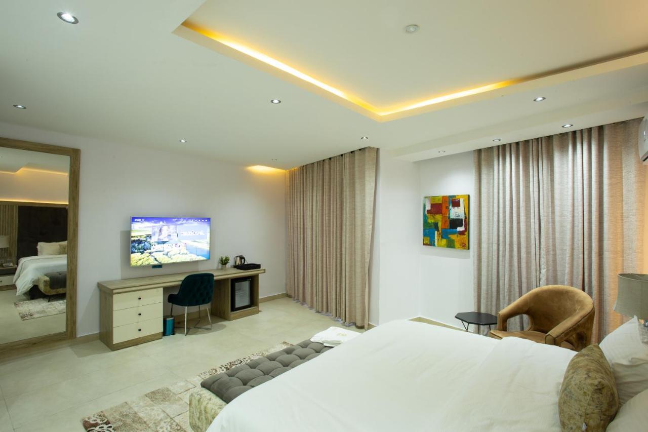 De Manchy Hotels & Suites Ибадан Екстериор снимка